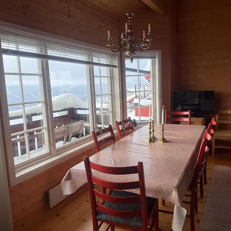 Ski-in Ski-out Cozy Retreat With Mountain Views