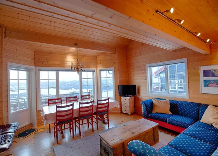 Ski-in Ski-out Cozy Retreat With Mountain Views